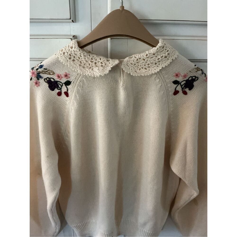 Susan Bristol Vintage Lambswool Embroidered Sweater Sz 40 Removal Collar - Picture 3 of 8